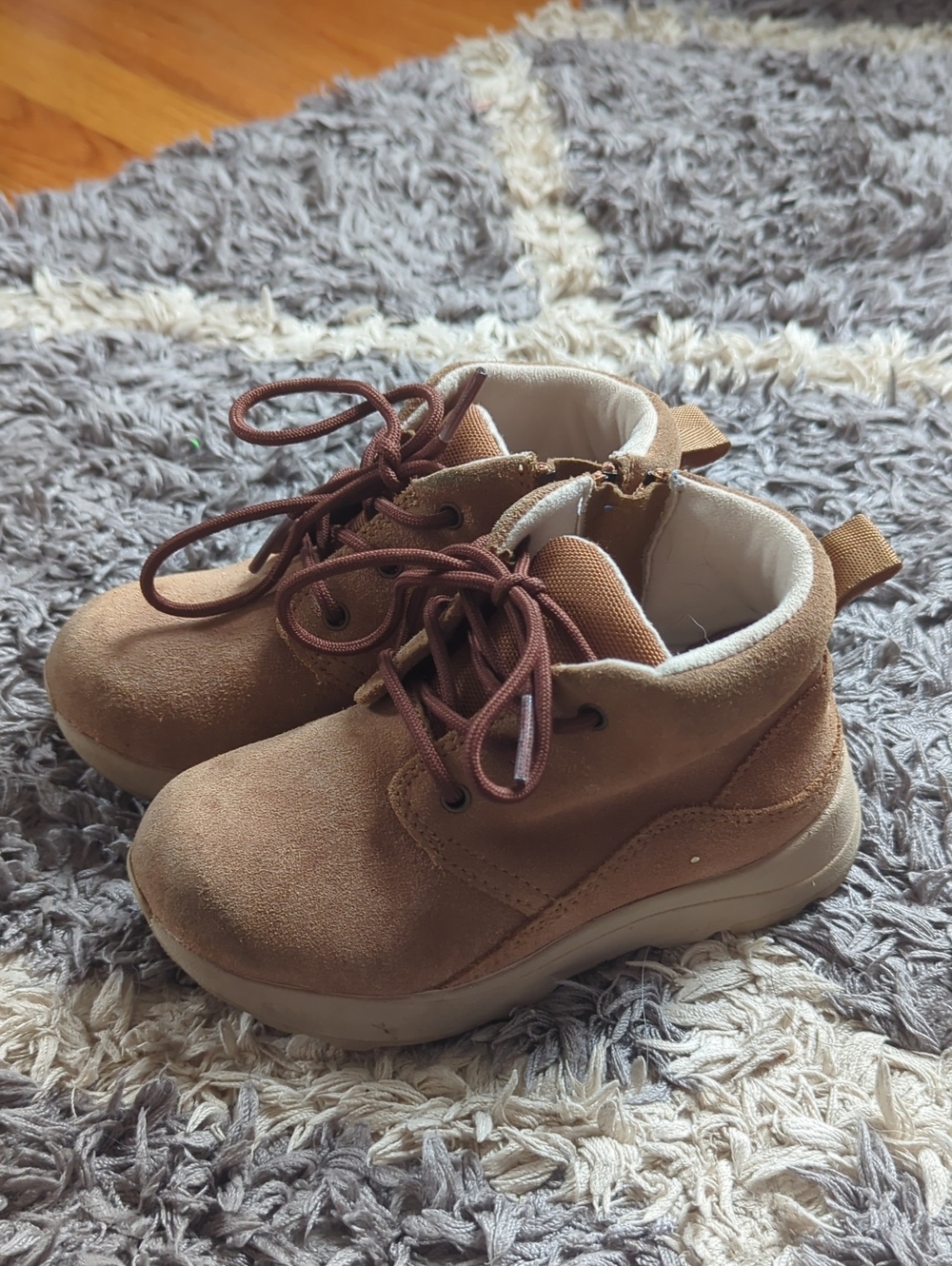 UGG Kids Chestnut Suede Lace-Up Ankle Boots Size 9